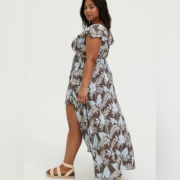 Torrid blue floral walk through romper - Picture 2 of 7